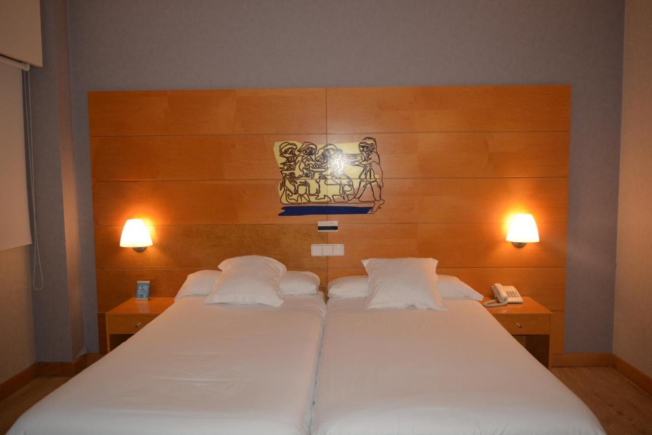 Ruta Jacobea Hotel Lavacolla Kültér fotó