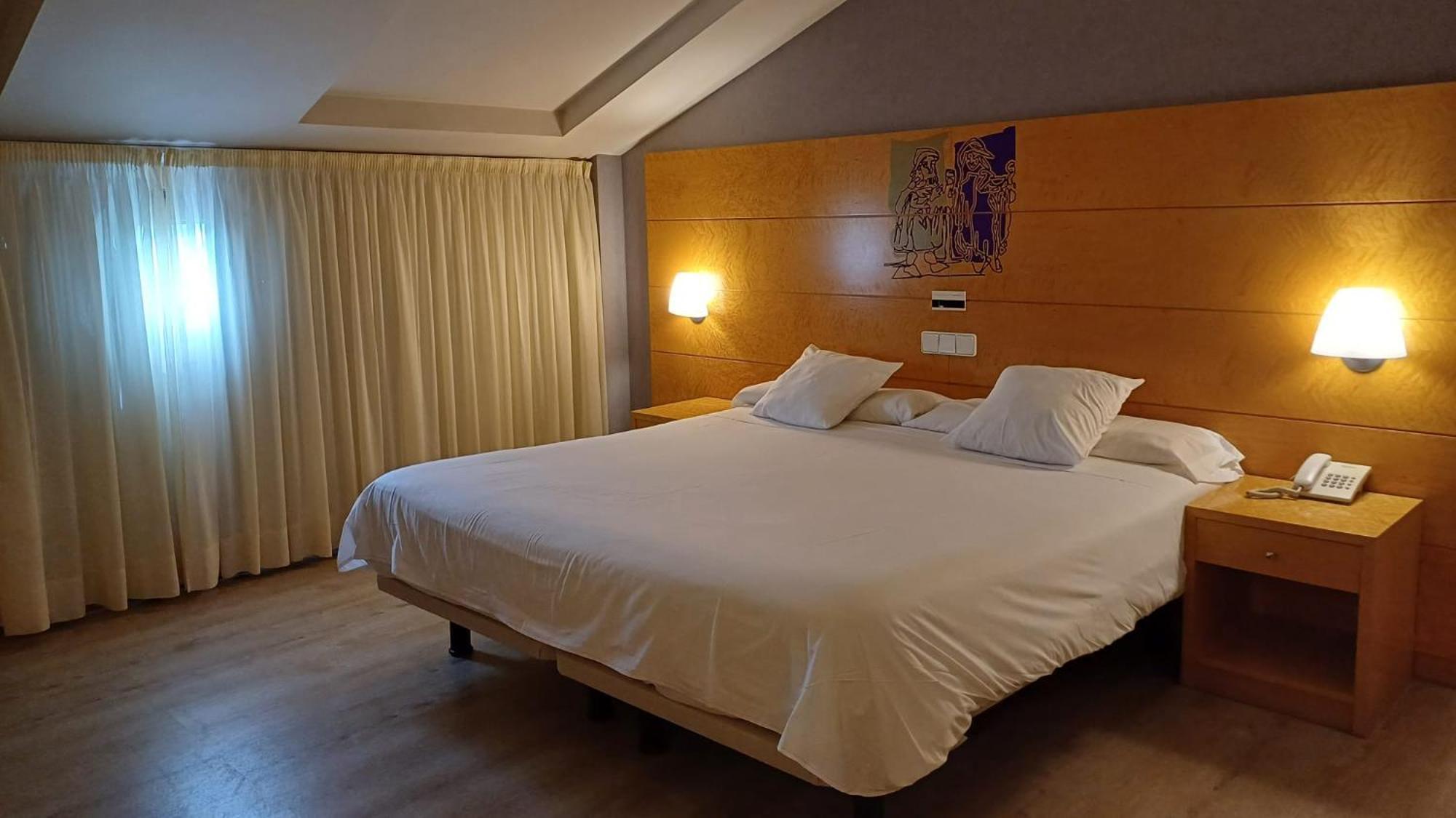 Ruta Jacobea Hotel Lavacolla Kültér fotó